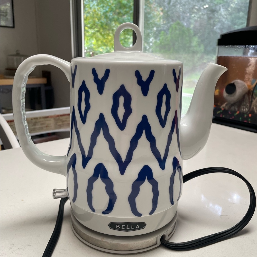 Bella Blue and White Electric Kettle